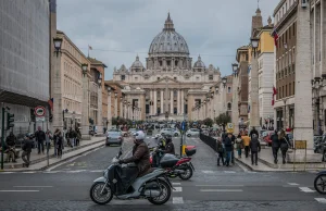 Watykan wzywa katolików do zaprzestania inwestycji w paliwa kopalne -...