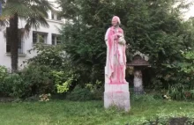 W Paryżu na fali protestów BLM oblano farbą pomnik wroga Kościoła i Polski