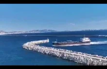 Kapitan tankowca Cap Pinede statkiem uderza w falochron w porcie w Marsylii