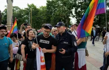 Zatrzymany za flagę z tęczowym godłem otrzyma od policji zadośćuczynienie