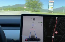 Autopilot Tesli po aktualizacji myśli, że znak Burger Kinga to STOP
