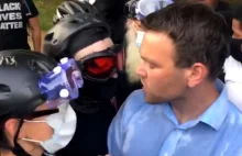 Bojówki Antify zaatakował dziennikarza. Mężczyzna usłyszał: "ty kawałku gówna!"