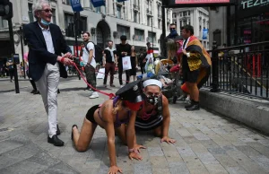 Gorszące obrazki na ulicach Londynu. Tak się bawią "weterani" LGBT