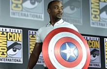 Gwiazda Avengers "Falcon" krytykuje Marvela