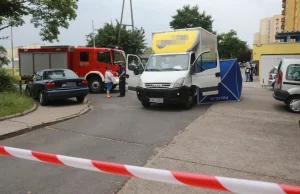 Śmiertelny wypadek koło Astry. Cofający samochód zabił człowieka