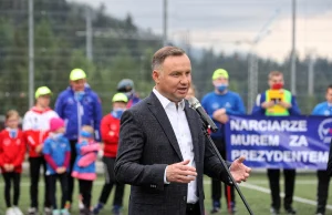 Andrzej Duda chroni polską rodzinę, szkoda, że nie przed pedofilem