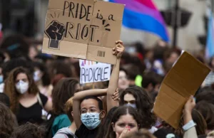 Paryż: Marsz LGBT z poparciem dla Black Lives Matter