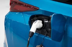 Rząd PiS po wyprodukowaniu miliona elektryków - bierze się za auta na wodór!