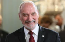 Antoni Macierewicz znowu odlatuje na Twitterze