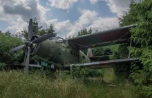 Fotograf znalazł porzucony dwupłatowiec w Polsce