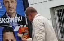 Radny powiatowy PiS w Starogardzie Gd. zakleja plakaty Trzaskowskiego