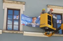 AFERA przed przyjazdem Dudy do Zamościa. Ściągali plakaty z Trzaskowskim