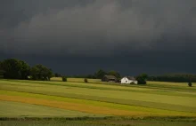 Rozpylanie pyłu skalnego na polach mogłoby usunąć z powietrza ogromne ilości CO2