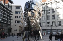Praga XXI wieku - rzeźby Davida Černego