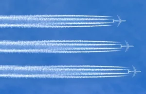 Bill Gates chce rozpylać chemikalia w atmosferze przy pomocy tysięcy samolotów