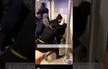 Obsługa lotniska zaatakowana przez 3 czarne kobiety powodem przesunięcie lotu