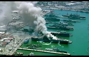 Pożar na pokładzie okrętu wojennego US Navy 21. Video.
