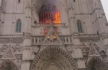 Francja. Płonie katedra św. Piotra i Pawła w Nantes. Trwa walka z ogniem.