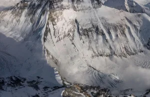 Everest i okoliczne szczyty w panoramie 360°.