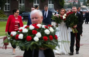 Katolickie rozwody, łagiewnicka koronka w TVP i miesięcznica wawelska....