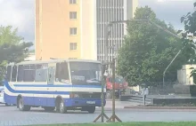 Uprowadził autobus i przetrzymuje zakładników. Dramatyczne doniesienia z Ukrainy