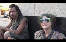 wywiad z bezdomną parą, która wygląda jak żywcem wyjęta z planu Mad Maxa