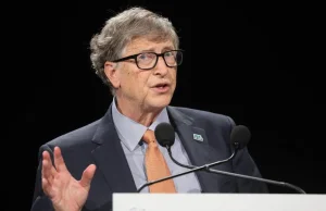 Bill Gates reaguje na teorie spiskowe oskarżające go, że chce czipować.