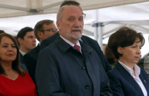 Macierewicz: Przyczyną katastrofy w Smoleńsku był wybuch na pokładzie xD