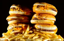 UK zakazuje reklam "śmieciowego" jedzenia TV przed 21:00. To początek wojny z