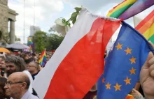Pierwsze polskie gminy "wolne od LGBT" tracą unijne pieniądze