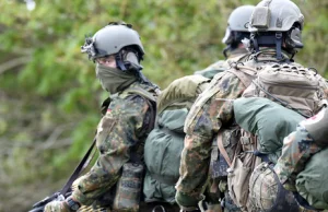 Niemcy: Hajlujący komandosi. Jest decyzja