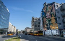 Nowy mural w Warszawie działa jak... 3 tys dzrew