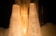 Nieprawdopodobne zdjęcie odpalonych silników rakiety Atlas V