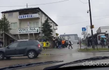 Handel papierosami bez akcyzy trwa w najlepsze tuż przy straży miejskiej.