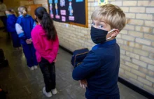 "Stoimy w obliczu katastrofy pokoleniowej". ONZ zbadał wpływ pandemii na...