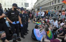 48 aktywistów LGBT zatrzymanych po przepychankach z policją
