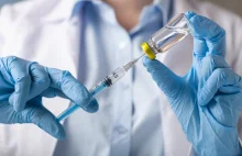 UE ostrzega przed brakiem dostatecznej liczby strzykawek do szczepień na COVID