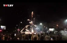 Spontaniczny pokaz fajerwerków zorganizowany dla białoruskiego OMONu.