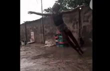 Chłopiec tańczył na deszczu. Otrzymał stypendium baletowe w Nowym Jorku [WIDEO]