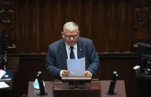 Sejm uchwalił ustawę o podwyżkach dla posłów. Opozycja głosuje razem z PiS