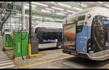 Paryskie autobusy napędzają stacje ładowania z Polski