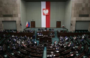 Poseł opozycji tłumaczy podwyżki: "wyborcy zapomną, koledzy z klubu - nie"