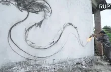 Artysta z Chin tworzy murale, używając płonącego drewna. Robi wrażenie! ::