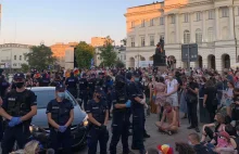 Warszawa: Aktywista LGBT oraz jego partner zostali pobici pod własnym domem