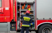 Strażacy z OSP testowali zadymiarkę. Mieszkaniec zgłosił pożar