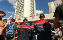 Mińsk: robotnicy przyszli do telewizji