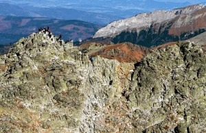 Tatry. Polskie Rysy "urosły", główny wierzchołek "zmalał".