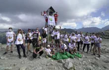 Czyste Tatry – wolontariusze zebrali w górach prawie pół tony śmieci...