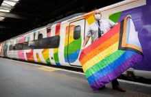 Pierwszy pociąg w Anglii obsadzony wyłącznie przez załogę LGBT+