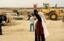 Izrael zburzył osadę Beduinów... i wystawił bezdomnym mieszkańcom rachunek
